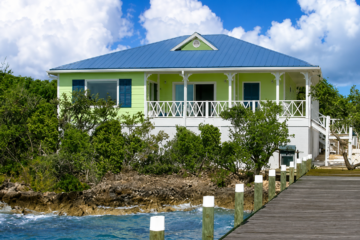 Explore a perfect Bahamian getaway with pristine beaches, natural beauty, and spectacular attractions in the Caribbean.