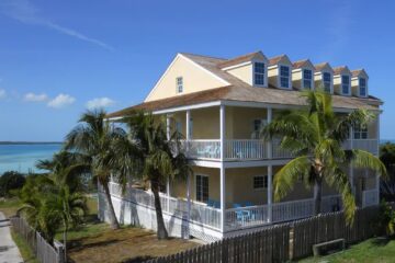 Top Reasons to Choose a Harbour Island Vacation Home